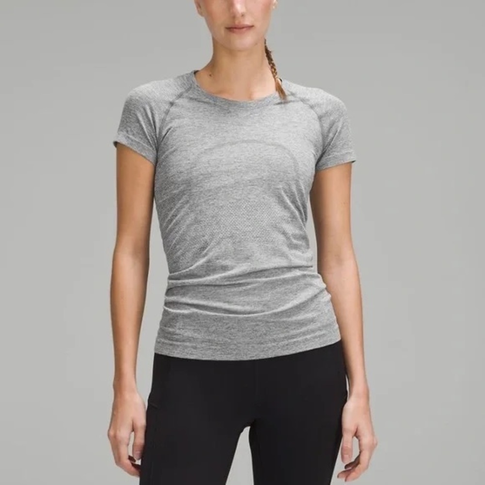 Lululemon Athletica Heather Gray Short Sleeve Tee